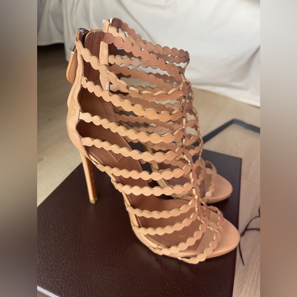 ALAÏA heeled nude sandals size 40 US 9.5
